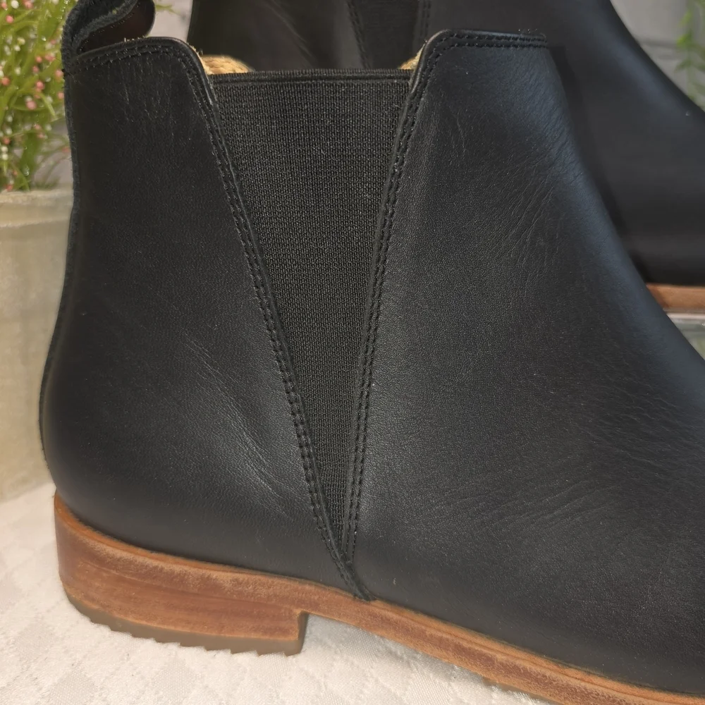 NISOLO EVA EVERYDAY CHELSEA BOOT BLACK LEATHER SIDE STRETCH WOMENS 10 EUC